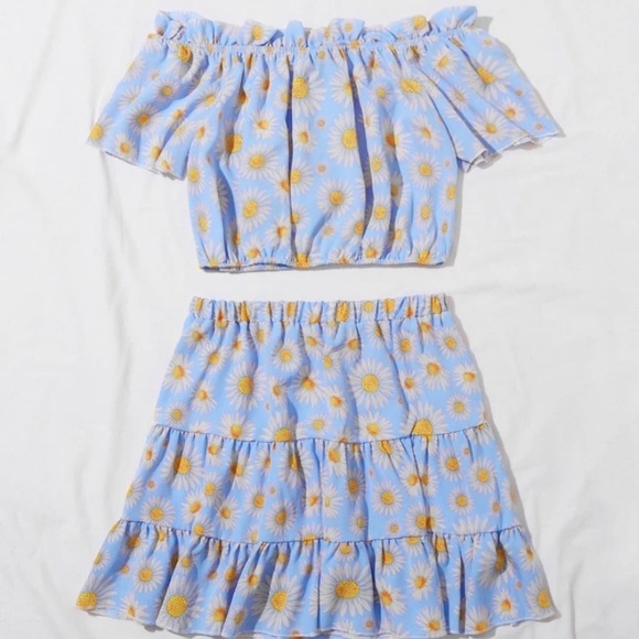 Floral top and skirt set - Picture 2 of 5